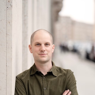 Win tickets for the first Derk Sauer Lecture, featuring journalist Evan Gershkovich, on October 31