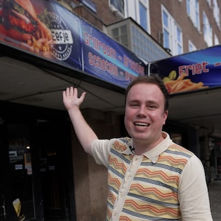 Snackspert tests his final snack for Het Parool: 'Snack bar culture is more than just a frikandel'