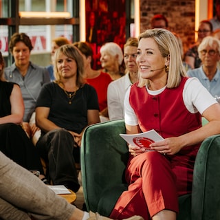 A PostcodeKanjer for Carrie ten Napel and the only talk show that doesn't cynically laugh off positivity