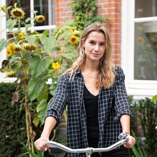 Maartje Mulder’s (30) Amsterdam: ‘A friend had the Lunchroom Wilhelmina logo tattooed on her ankle as a tribute’