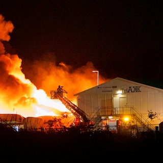 Fire in Nieuw-West warehouse may impact Zuidasdok planning