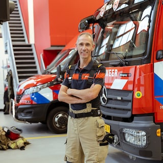 Amsterdam firefighters climb Mount Kilimanjaro to process traumatic incidents