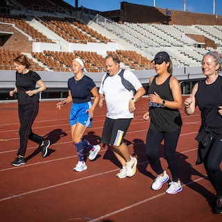 After breast cancer treatment, Parool journalist Lorianne van Gelder (41) joins Olympic Stadium run: I curse and sigh, mope and complain