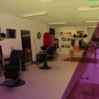 Neven Foday (23) and Lamar (29) opened Berosu in De Pijp: one cuts hair, the other fits grills