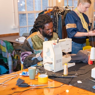 Repair Café can stay on Kalverstraat longer: You build a bond with your clothes through repair and are less likely to throw them away