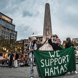 Cabinet wants prison sentences for Hamas support, but Dam Square banner is officially not punishable. How does that work?