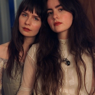 Amsterdam folk-pop duo Sarah Julia played shows with Neil Young and Alanis Morissette: 'A good way to gain experience'