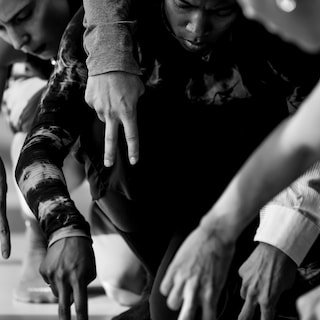Choreographer Hofesh Shechter (51) is obsessed with group dynamics: ‘I don’t know if I’ll ever understand it’