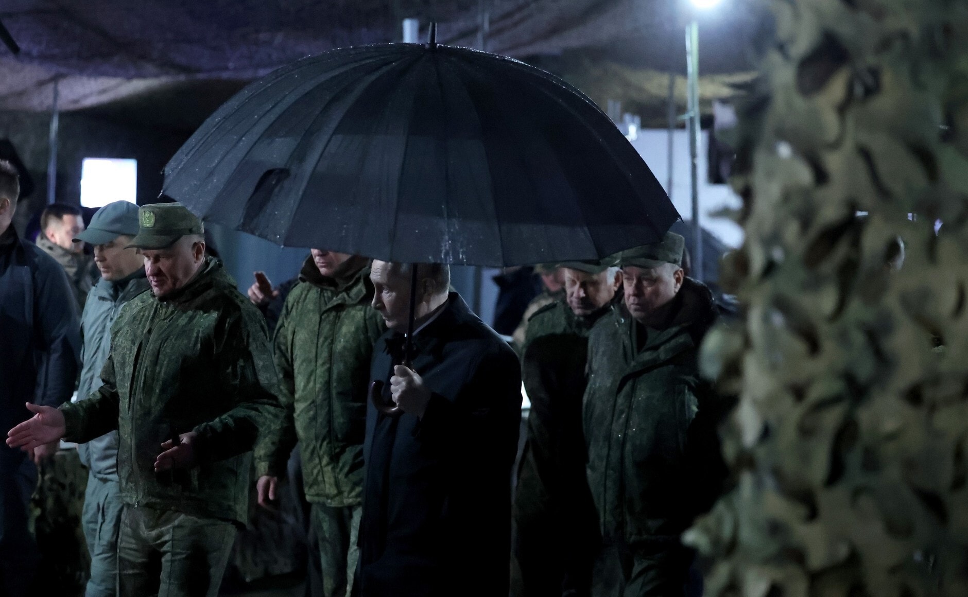 Veiligheidsdienst FSB vergroot zijn grip op het Russische leger ...