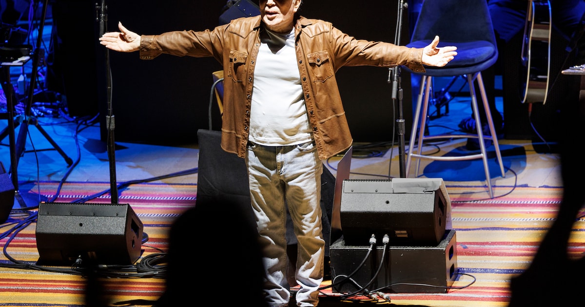 Recensie: op zijn livealbum is Paul Simon aanzienlijk beter bij stem dan in april in Amsterdam