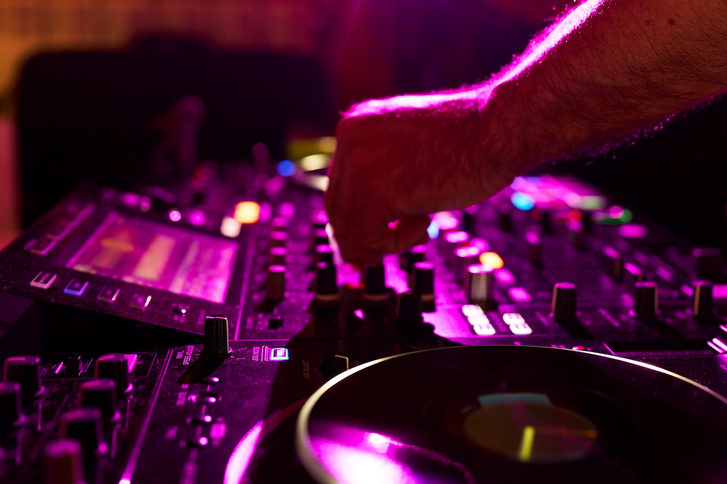 Twelve women accuse festival organizer Omid Kahali of sexually ...
