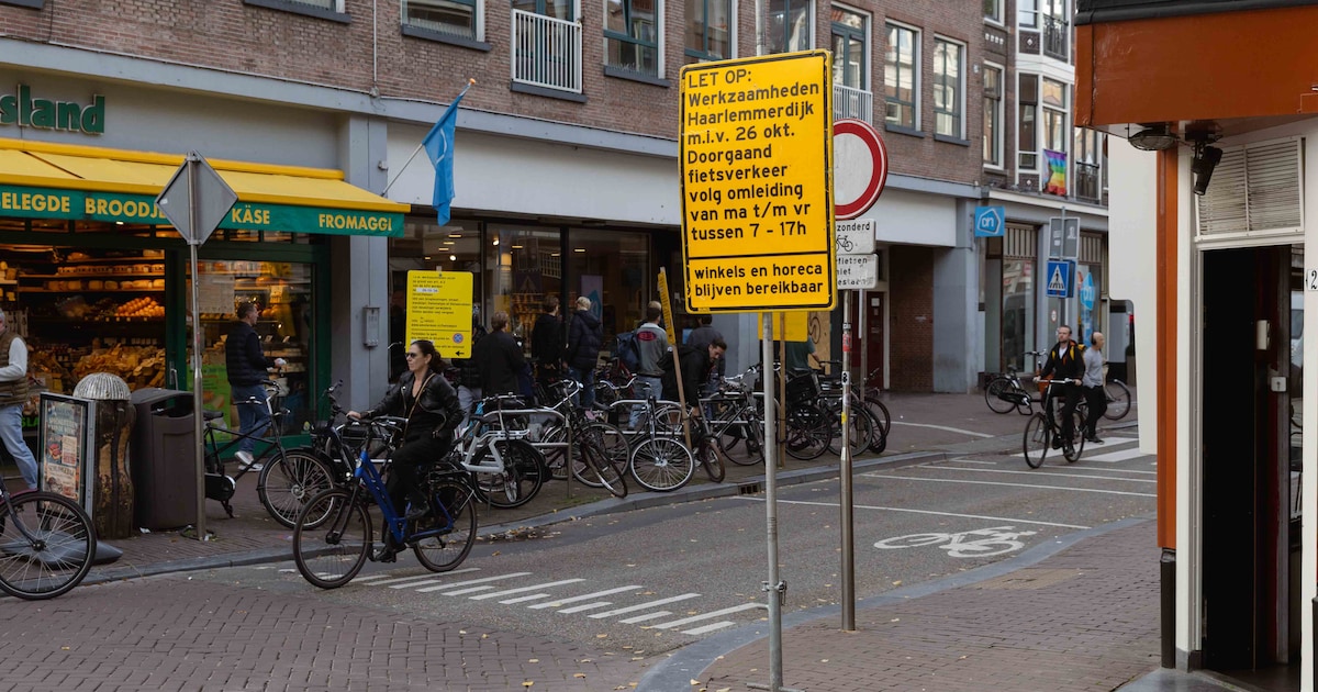Ondernemers Haarlemmerdijk bezorgd over werkzaamheden winkelstraat: ‘Voor een hele groep kan dit de 