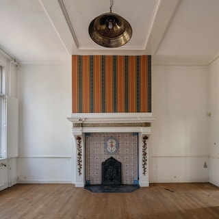 Photographer Roos Aldershoff captures the layers of the abandoned Walenweeshuis on the Vijzelgracht