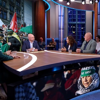 Halsema gave a strong lecture on the right to demonstrate at the talk show table
