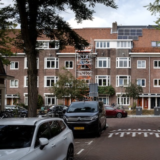 Paying twice as much for your parking permit: will it lead to fewer cars on the street?