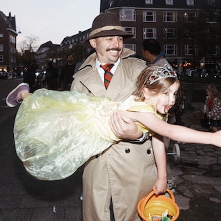 Halloween in the Rivierenbuurt: ‘We don’t want to make them cry, but we do want to give them a scare’