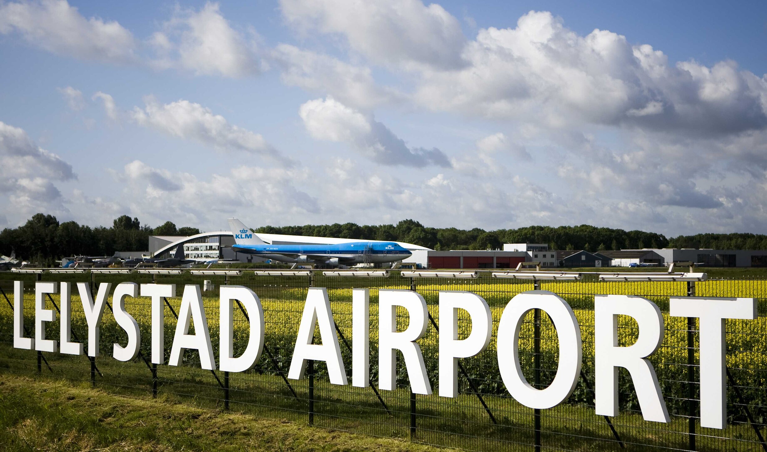Uitbreiding Lelystad Airport loopt vertraging op