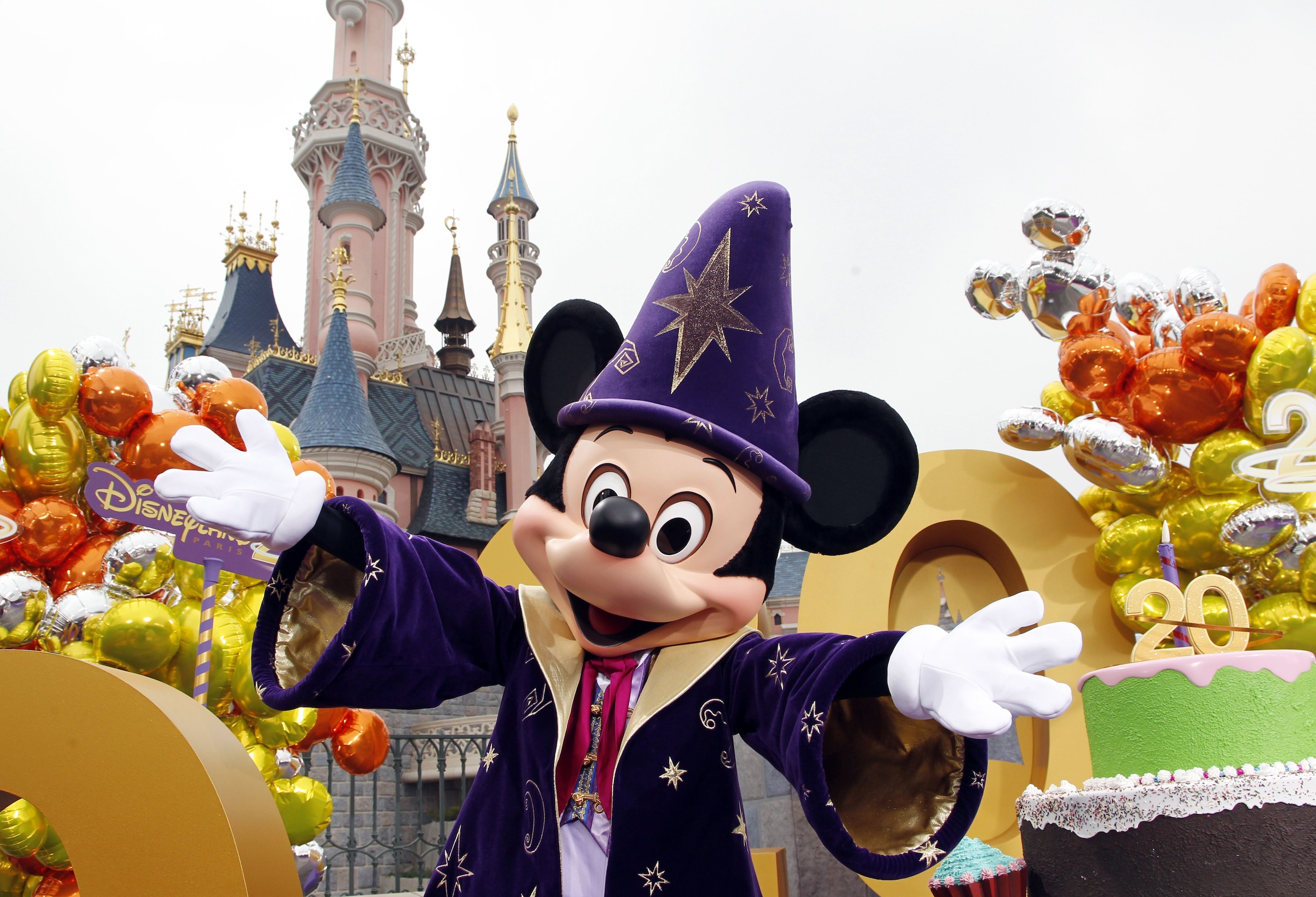 Europa onderzoekt prijsverschillen bij Disneyland Parijs
