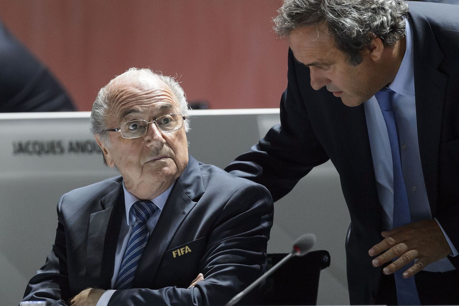 'Ethische commissie FIFA wil Blatter voor 90 dagen schorsen'