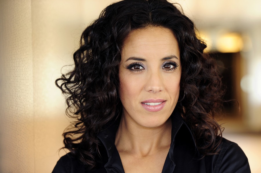 Nieuwslezeres Aïcha Marghadi verlaat AT5 | Het Parool