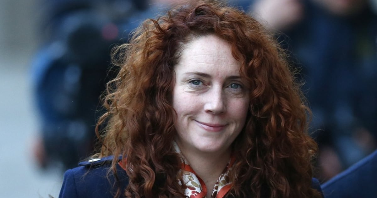 'Heb je mijn telefoon weer afgeluisterd', grapte Rebekah Brooks Het