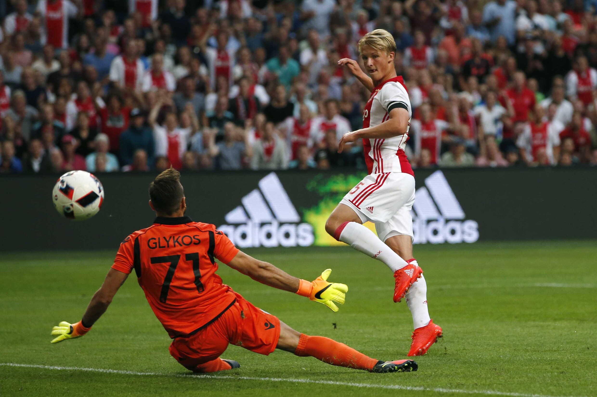 Ajax weet niet te winnen van PAOK