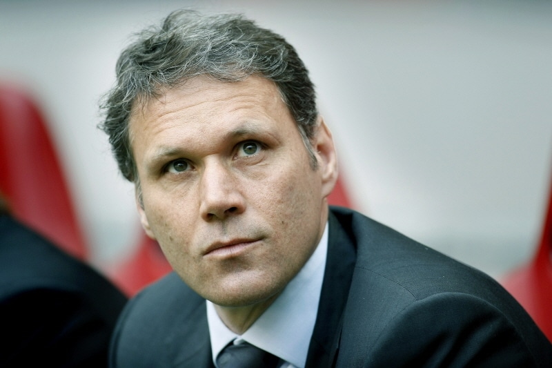 'Ajax polst Van Basten als technisch directeur' | Het Parool